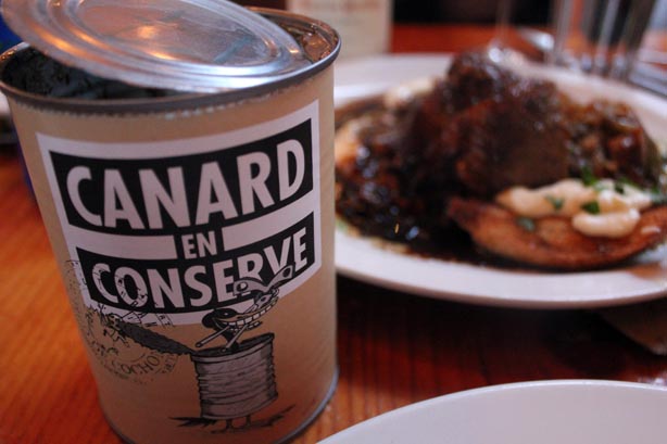 DuckinaCanAuPieddeCochonMontreal